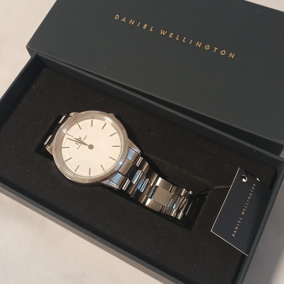 Daniel Wellington DW Iconic Watch 36mm - Silver Tone - Picture 3 of 6